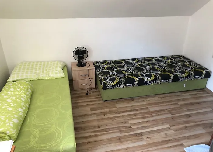 Πανσιόν Ubytovna Dukat *